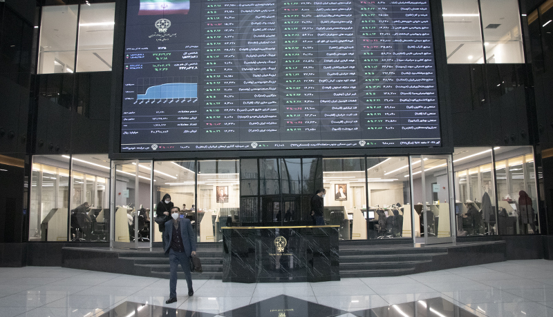 بورس-سراسر-در-صف-فروش-/-یکه-تازی-فملی-در-بازار-منفی!